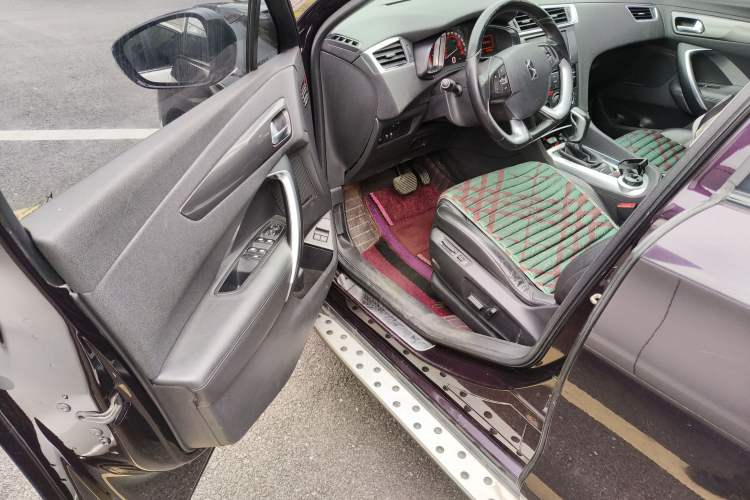 Used DS 6 2014 1.6T Luxury Edition THP160