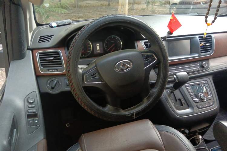 Used SAIC MAXUS G10 2014 2.0T Automatic Luxury Executive Edition
