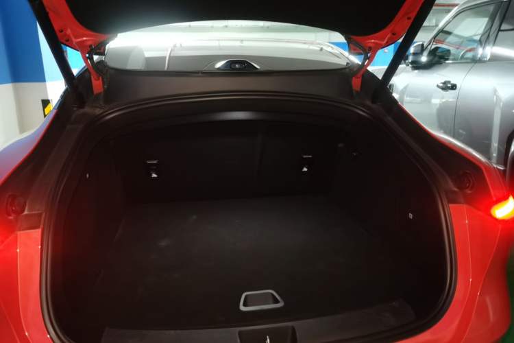 Used Avatr 06 2025 Pro Range-Extended Edition Trunk