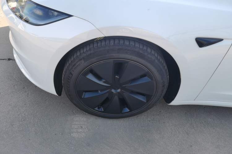 Used Tesla Model 3 2023 Long-Range All-Wheel-Drive Version