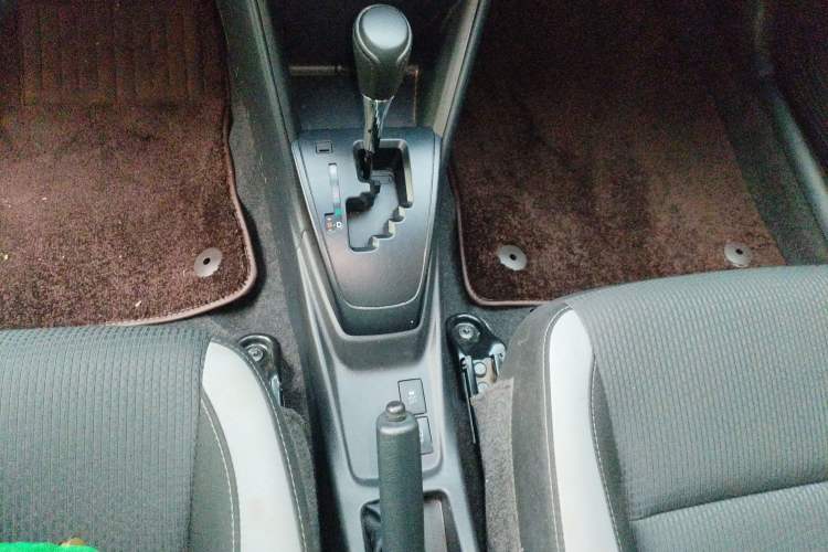 Used Toyota YARiS L Zhi Xuan 2020 X-Trail X 1.5L CVT Leading Edition Gear Lever