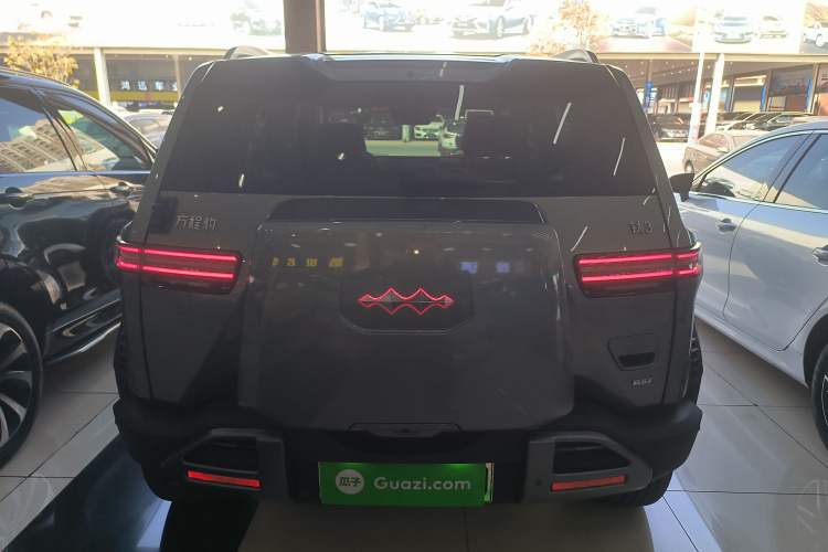 Used Formula Leopard Titanium 3 2025 501 km Range Rear-Wheel Drive Intelligent Driving Max Edition