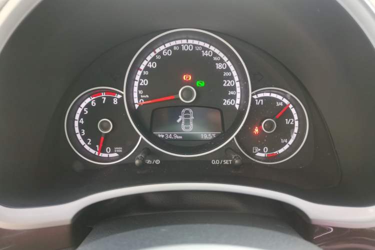 Used Volkswagen Beetle 2015 180TSI model
