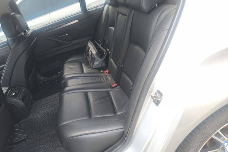 Used BMW 5 Series 2011 535Li Leading Model
