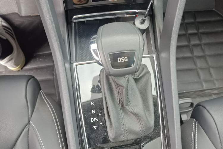 Used Skoda Kodiaq 2017 TSI330 7-Seater Two-Wheel-Drive Luxury Edition Gear Lever