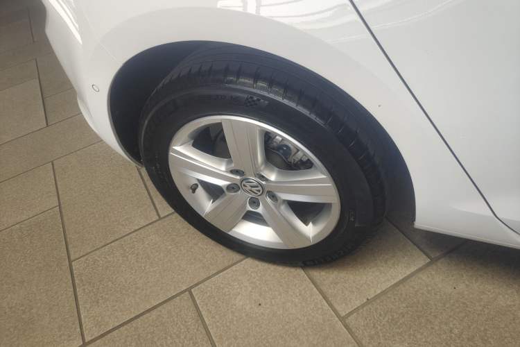 Used Volkswagen Golf 2015 1.4TSI Automatic Luxury Model
