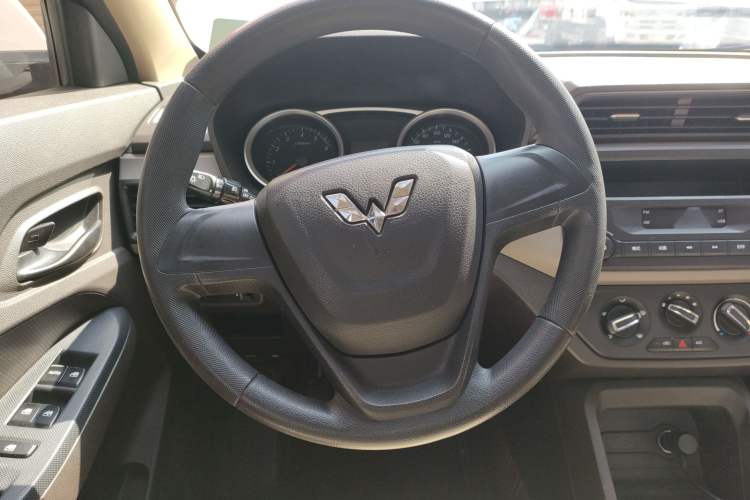 Used Wuling Hongguang 2018 1.5L S Standard Version L2B