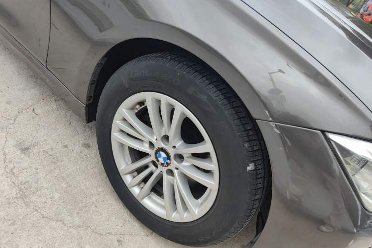 Used BMW 3 Series 2014 320Li Fashion Model
