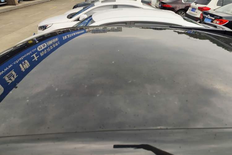 Used Venucia V DD-i 2023 110 km iE Version Roof