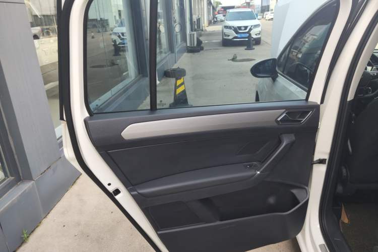 Used Volkswagen Touran 2018 Volkswagen Touran L 280TSI DSG Comfort Edition 7 Seats China VI Standard
