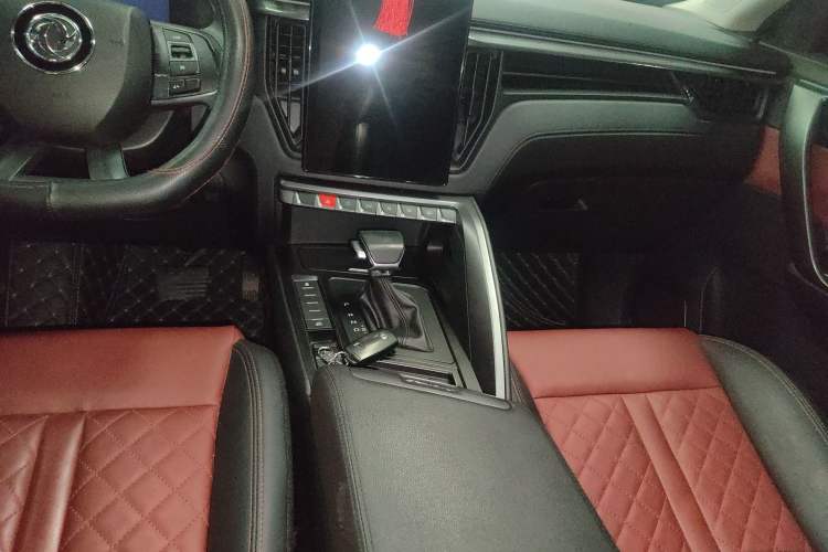 Used FORTHING T5L 2020 1.5T Automatic Luxury 7-Seater China VI Standard Audio And AC Panel