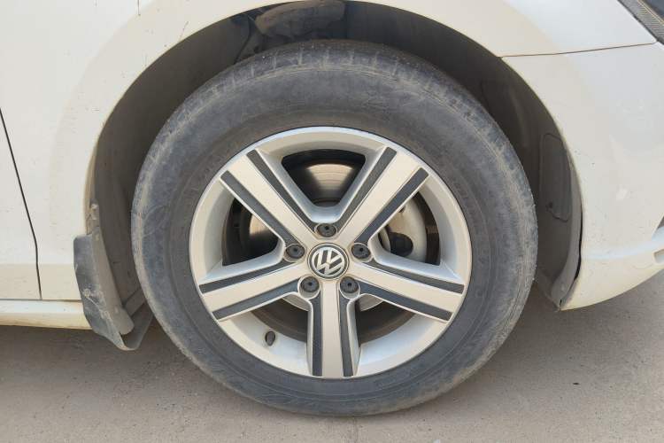 Used Volkswagen Lamando 2017 230TSI DSG Fashion Edition Right Front Wheel Hub