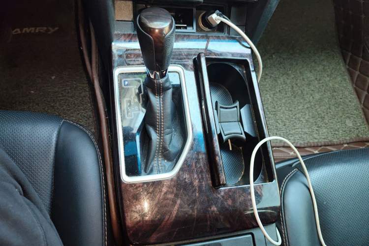 Used Toyota Camry 2016 2.0G 10th Anniversary Leading Edition
