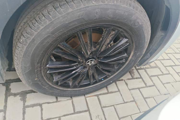 Used Venucia V 2021 260T Idol Edition Right Front Wheel Hub