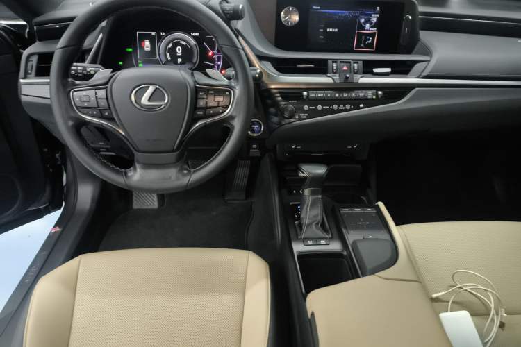 Used Lexus ES 2018 300h Premier Edition China VI Standard