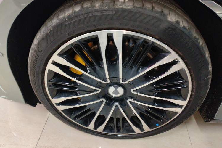 Used Denza Z9GT 2024 1100 Four-Wheel Drive Ultra Version
