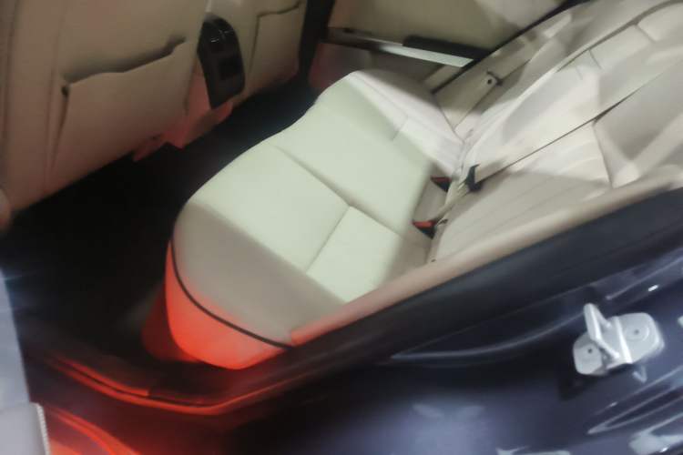 Used Mercedes-Benz GLK-Class 2013 Facelift GLK 300 4MATIC Luxury Edition Left Rear Seat