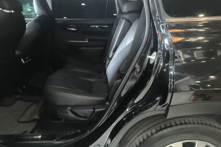 Used Toyota Highlander 2022 Dual-Engine 2.5L Four-Wheel Drive Prestige Version 7 Seats
