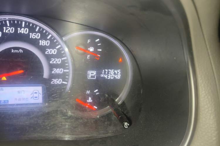 Used Nissan Teana 2011 2.0L XL Comfort Edition Odometer Close Up