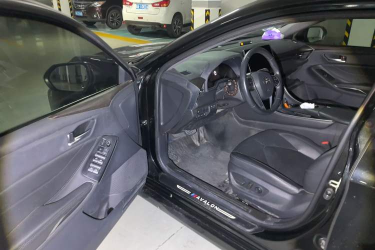 Used Toyota Avalon 2022 2.0L Luxury Edition
