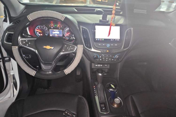 Used Chevrolet Equinox 2019 535T Automatic YuJie Edition China V Standard Center Console