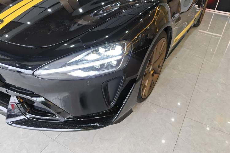 Used Xiaomi Auto SU7 2024 Four-Wheel Drive Ultra-Long Range Advanced Intelligent Driving Max Edition