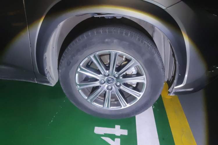 Used Lexus NX 2020 200 Front-Wheel Drive Freeline Edition China VI Standard Right Front Wheel Hub