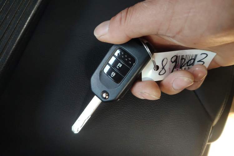 Used Honda CR-V 2016 2.0L two-wheel drive Urban Edition
