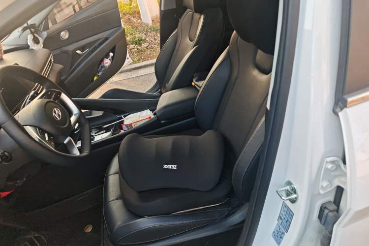 Used Hyundai Elantra 2023 1.5L CVT LUX Prestige Edition Left Front Seat