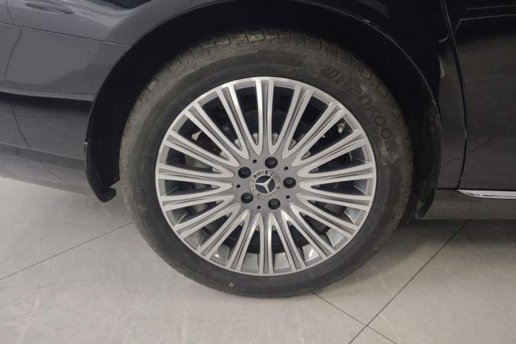 Used Mercedes-Benz E-Class 2021 E 300 L Stylish Model Right Rear Wheel Hub