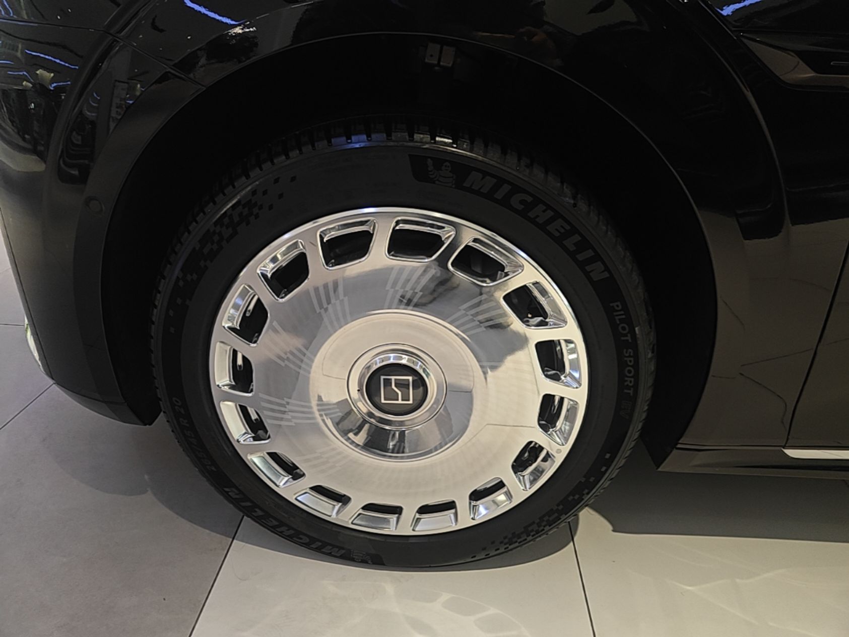 Zeekr 009 2024 GAC Trumpchi — снимка 10