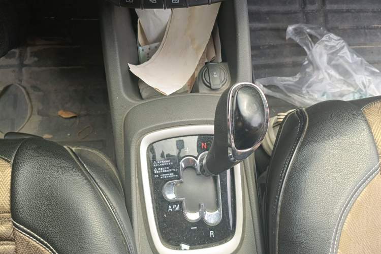 Used Chevrolet Sail 2015 Sail 3 1.5L AMT Happiness Sunroof Edition Gear Lever