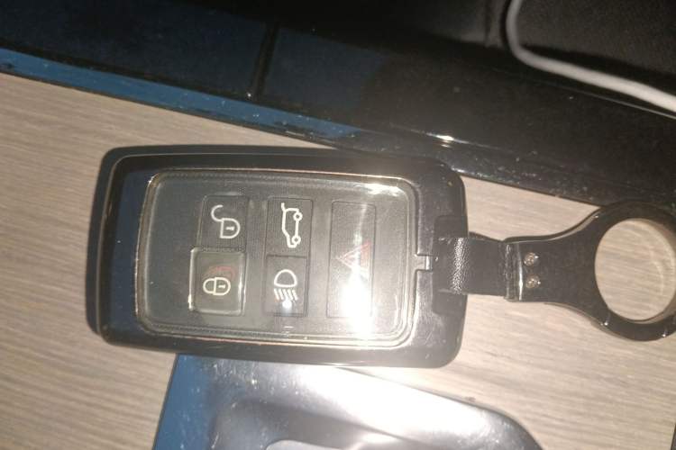 Used Land Rover Range Evoque 2021 Range Rover Velar 249 PS R-Dynamic S Performance Edition