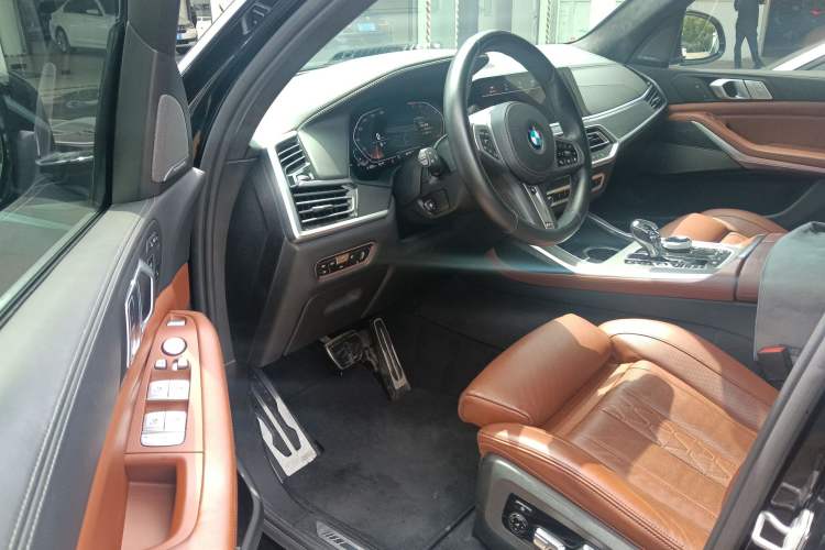 Used BMW X7 2020 xDrive40i Luxury M Sport Package
