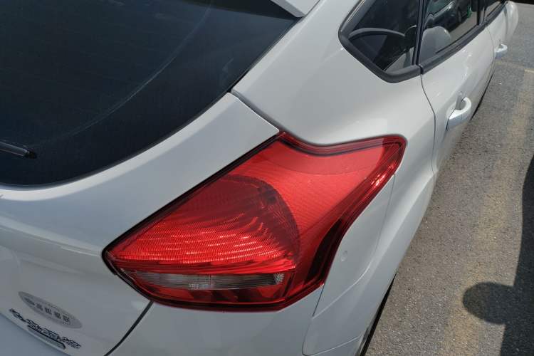 Used Ford Focus 2015 Hatchback EcoBoost 125 Automatic Supreme Style Edition