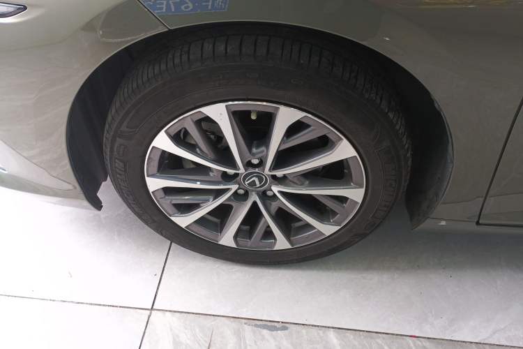 Used Lexus ES 2022 260 Excellence Edition Left Front Wheel Hub