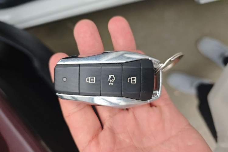 Used SOL X8 PLUS 2023 1.5 TGDI DCT Smart Edition 7-Seater