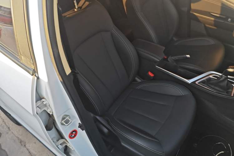 Used Geely Auto Vision X3 2019 Upgraded Model 1.5L Manual Elite Version
