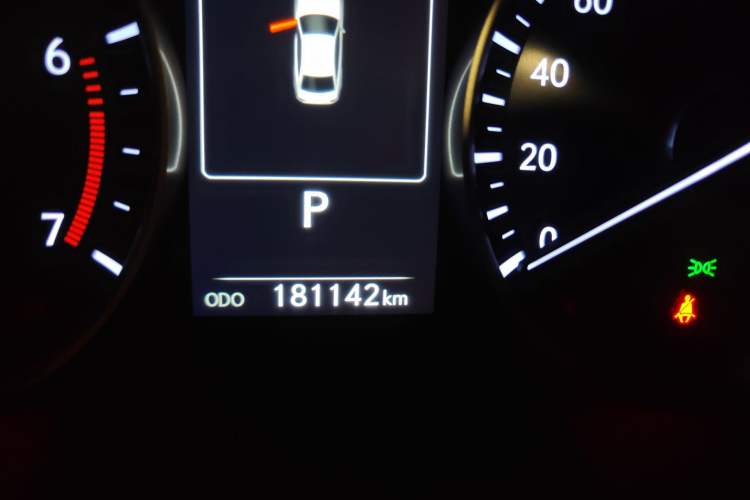 Used Lexus ES 2015 250 Elegant Edition Odometer Close Up