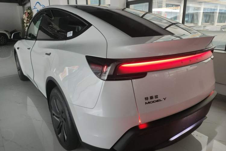 Used Tesla Model Y 2026 Rear-Drive Model