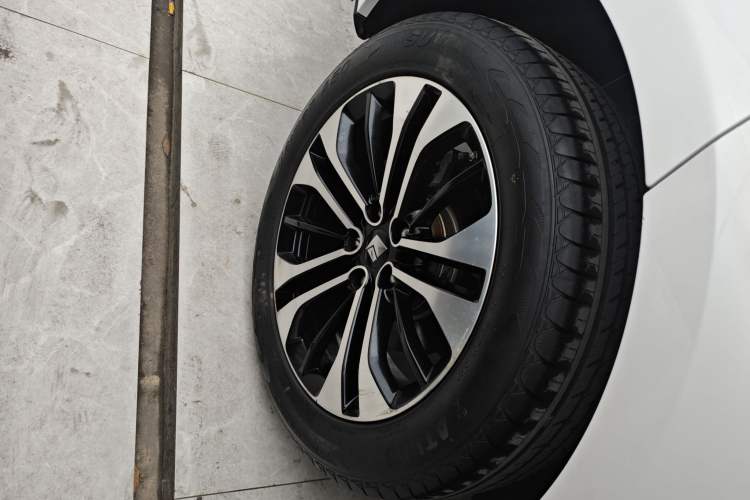 Used Baojun RC-6 2019 1.5T CVT 24-Hour Online Prestige Edition Exterior 5