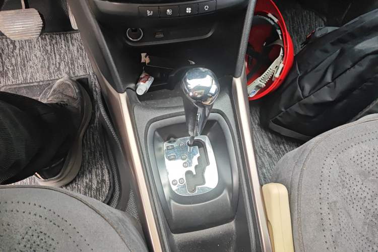 Used Peugeot 2008 2014 1.6L Automatic Fashion Edition Gear Lever