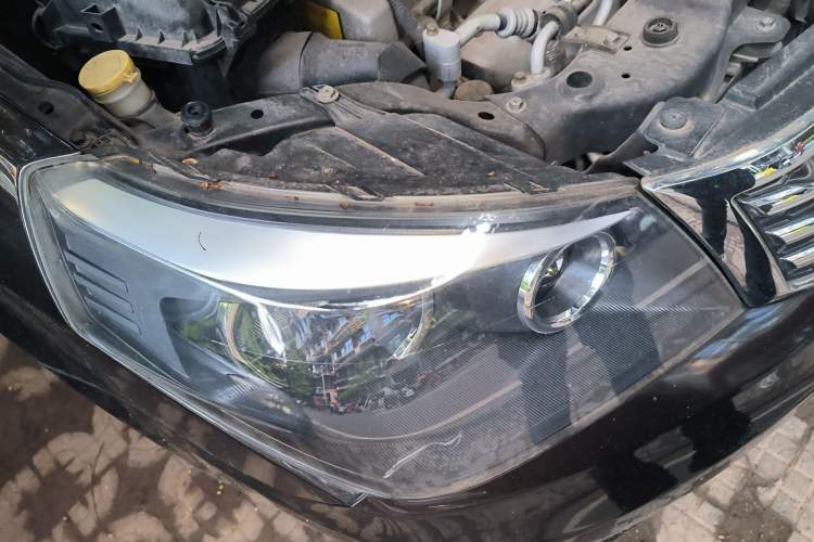 Used Geely Auto Diamond 2015 Sedan 1.5L Manual SuperDeluxe Model
