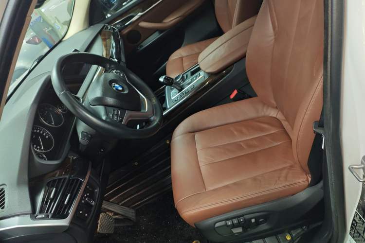 Used BMW X5 2014 xDrive35i Elegant Edition Left Front Seat