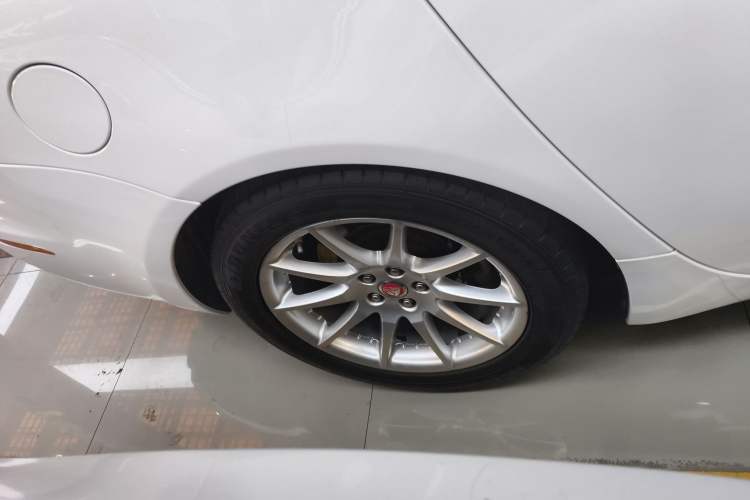 Used Jaguar XJ 2015 XJL 3.0 SC Two-Wheel-Drive Panoramic Business Edition
