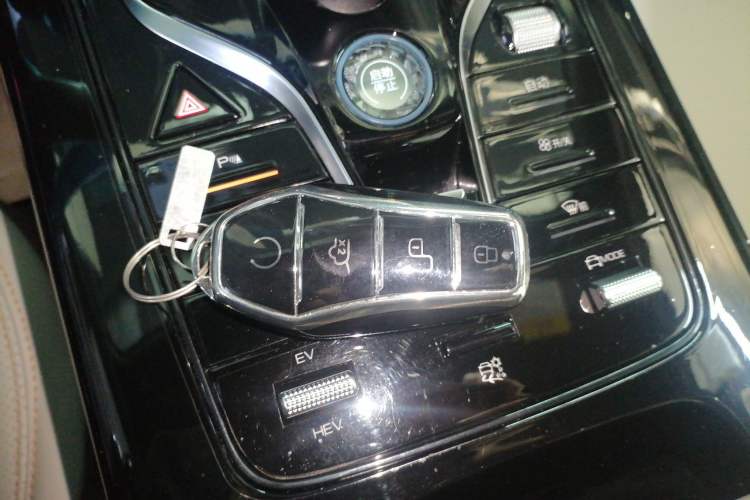 Used BYD Qin PLUS 2024 HONOR Edition DM-i 55KM Leading Model