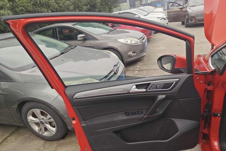 Used Volkswagen Golf Sportsvan 2016 230TSI Automatic Trend Edition