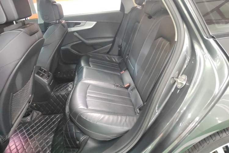 Used Audi A4L 2022 40 TFSI Luxury Dynamic Model
