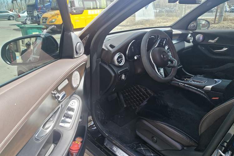 Used Mercedes-Benz GLC 2020 GLC 260 L 4MATIC Dynamic Model
