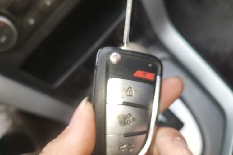 Used Venucia T70X 2015 2.0L CVT Smart Enjoyment Sport Edition